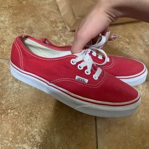 Red low top vans ❤️
